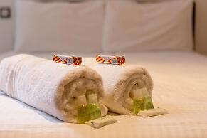 JOIVY Location, Location! North Bank Street Luxury Apt