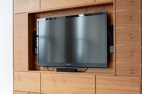 JOIVY Location, Location! North Bank Street Luxury Apt