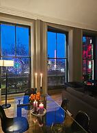 JOIVY Location, Location! North Bank Street Luxury Apt