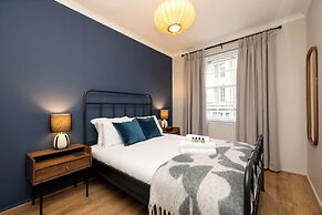 JOIVY Stylish Castle View Apartment
