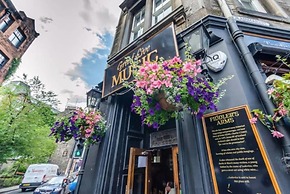 JOIVY Stylish Castle View Apartment