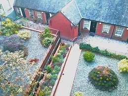 JOIVY Stylish Castle View Apartment