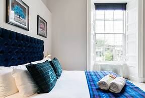 JOIVY York Place Apartment in Georgian City Centre Building