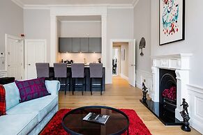 JOIVY York Place Apartment in Georgian City Centre Building