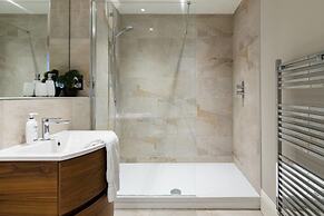 JOIVY York Place Apartment in Georgian City Centre Building