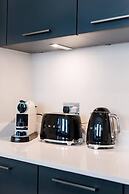 JOIVY York Place Apartment in Georgian City Centre Building