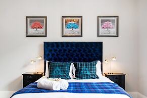 JOIVY York Place Apartment in Georgian City Centre Building