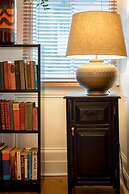 JOIVY Unique Royal Mile Apt - Relive Music History