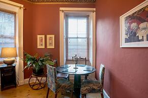 JOIVY Unique Royal Mile Apt - Relive Music History