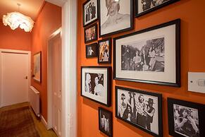 JOIVY Unique Royal Mile Apt - Relive Music History