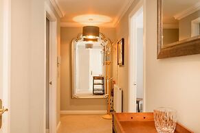 JOIVY Gorgeous Stockbridge Apt With Underground Parking