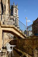 JOIVY Gorgeous Stockbridge Apt With Underground Parking