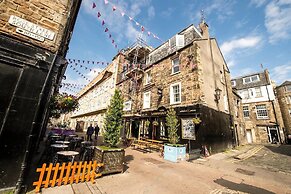 JOIVY Amazing Location! - Lovely Rose St Apt in New Town