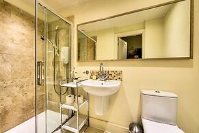 JOIVY Amazing Location! - Lovely Rose St Apt in New Town