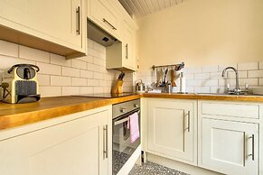 JOIVY Amazing Location! - Lovely Rose St Apt in New Town