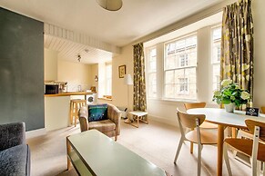 JOIVY Amazing Location! - Lovely Rose St Apt in New Town
