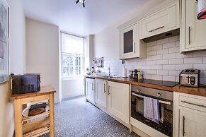 JOIVY Perfect Location! - Stylish & Cosy Rose St Apt