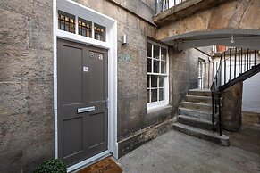 JOIVY Super Central Luxury Edinburgh Apartment
