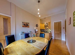 JOIVY Fabulous Ground-floor 3-bedroom Near Old Town