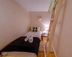 JOIVY Fabulous Ground-floor 3-bedroom Near Old Town