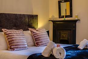 JOIVY Fabulous Ground-floor 3-bedroom Near Old Town