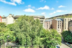 JOIVY Famous St. Mary's Street Old Town Apartment