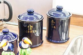 JOIVY Famous St. Mary's Street Old Town Apartment