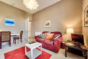 JOIVY Famous St. Mary's Street Old Town Apartment