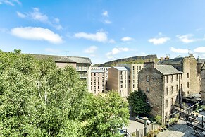 JOIVY Famous St. Mary's Street Old Town Apartment