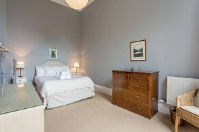 JOIVY Doune Terrace Apartment: Edinburgh New Town Prime Location