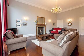 JOIVY Doune Terrace Apartment: Edinburgh New Town Prime Location