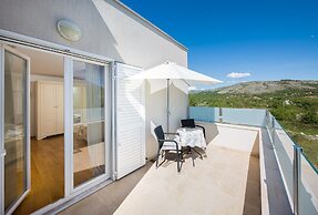 Stunning Villa Sofia With Heated Pool IN Split Hinterland