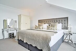 JOIVY Luxury George Street Apartments: Castle Suite