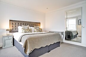 JOIVY Luxury George Street Apartments: Castle Suite