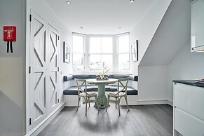 JOIVY Luxury George Street Apartments: Castle Suite