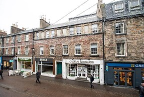 JOIVY Perfect Location! Charming Rose St Apt for Couples