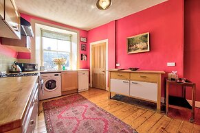 JOIVY Old Town 1-bed Apartment With Stunning Views