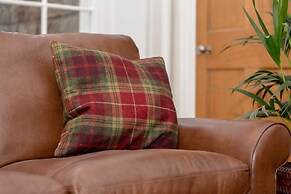 JOIVY Spacious 2 Bed Apt in Ideal City Centre Location