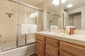 Silver Bear 19 with Covered Parking, Walk to Canyon Lodge by RedAwning