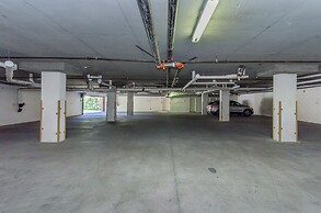 Silver Bear 19 with Covered Parking, Walk to Canyon Lodge by RedAwning