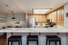 Silver Bear 19 with Covered Parking, Walk to Canyon Lodge by RedAwning