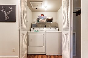 Silver Bear 19 with Covered Parking, Walk to Canyon Lodge by RedAwning