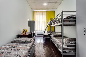 Mister Econom Hotel - Hostel