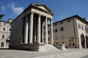 Mimoza Old Town Pula Apartments