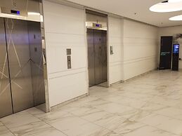 TopLine Suites - Ice Condos