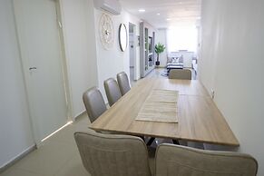 YalaRent SeaView 3BR APT - Families only