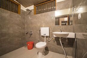 WOW STAYZ2 Pachmarhi Foothill Cottages