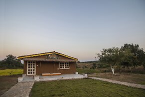 WOW STAYZ2 Pachmarhi Foothill Cottages