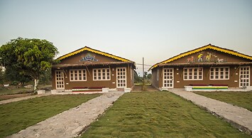 WOW STAYZ2 Pachmarhi Foothill Cottages