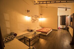 WOW STAYZ2 Pachmarhi Foothill Cottages